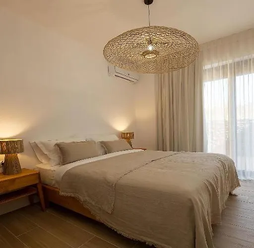 The Nine Graces -villa Astarte, Sea Views, Private Pool And Jacuzzi Naxos City