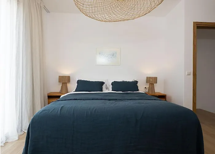 The Nine Graces -villa Astarte, Sea Views, Private Pool And Jacuzzi Naxos City